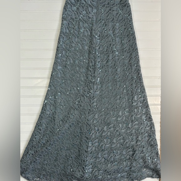 JS Collections Sleeveless Lace Sequin Gown Long Dress Gray Silver Womens Size 6 - Picture 16 of 16